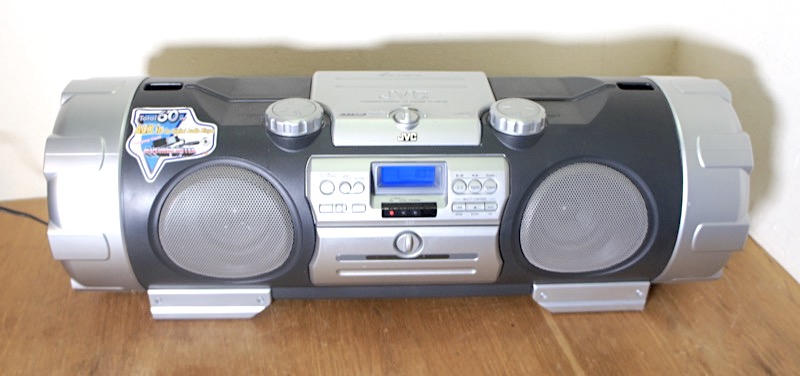JVC RV-NB10B – Classic Audio
