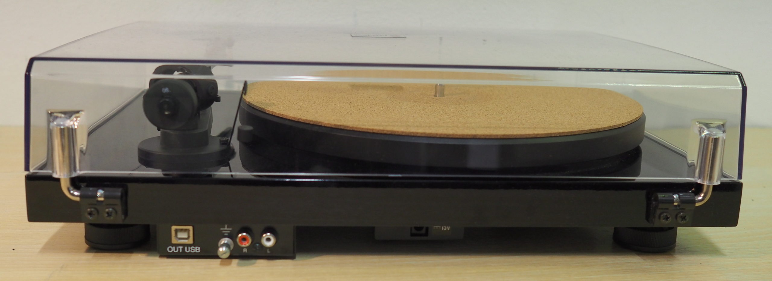 ProJect Debut Carbon DC Phono USB Classic Audio