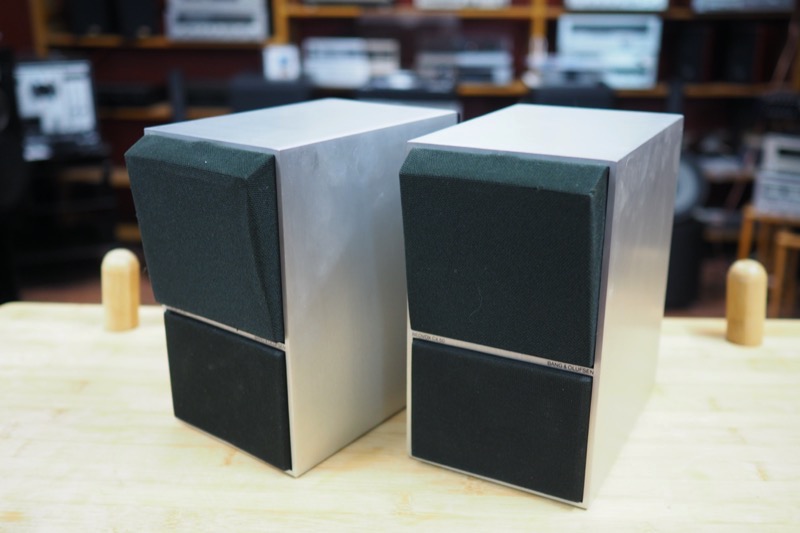 A PAIR OF Bang & Olufsen B&O Beovox CX50 Speakers Whie Matt Vinyl