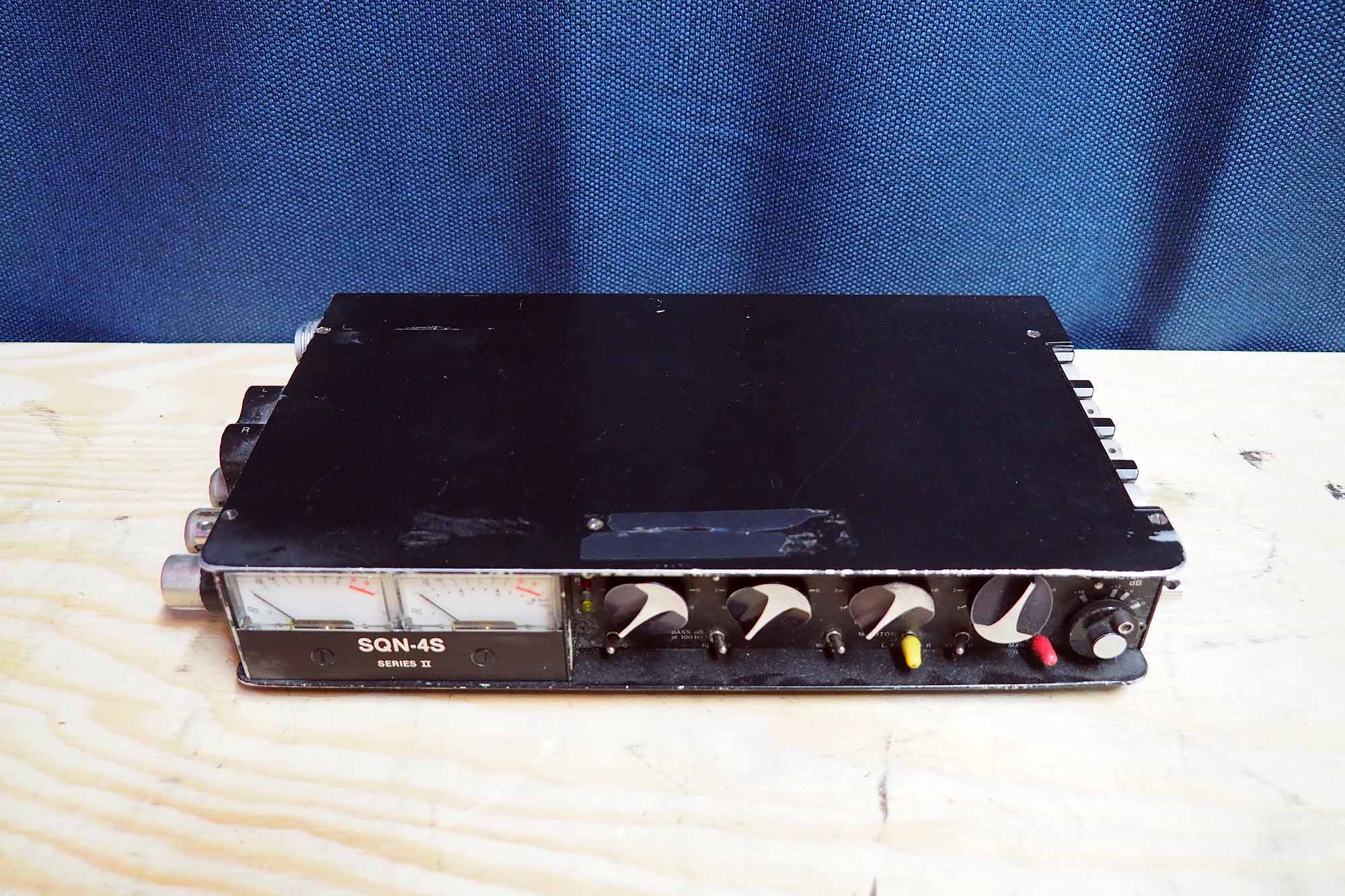 SQN-4S SERIES IVE Professional Portable Mixer EUR 760,00 - FR